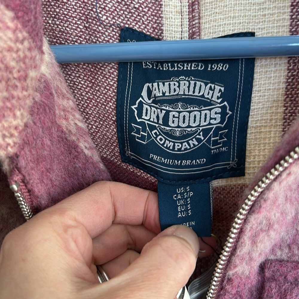 NWT Plain barn jacket - Cambridge Dry Goods
Women’s Small - Picture 2 of 4